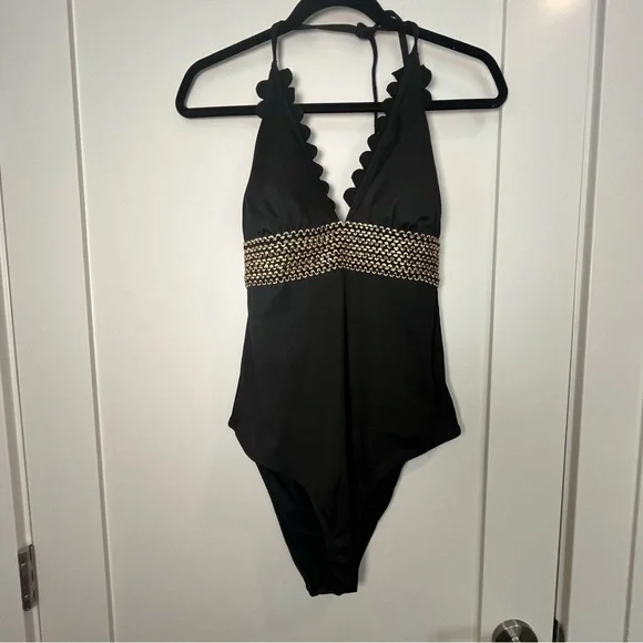 Gold Contrast-Stitching Scalloped Halter One Piece Swimsuit - Picture 9 of 14